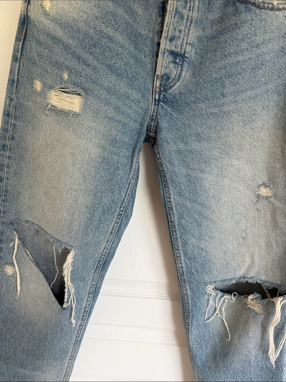 Zara Women’s Light Blue Ripped Relaxed Jeans